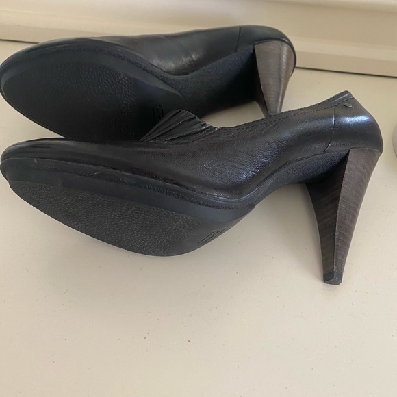 Coach 3 Inch Heels - Picture 5 of 5